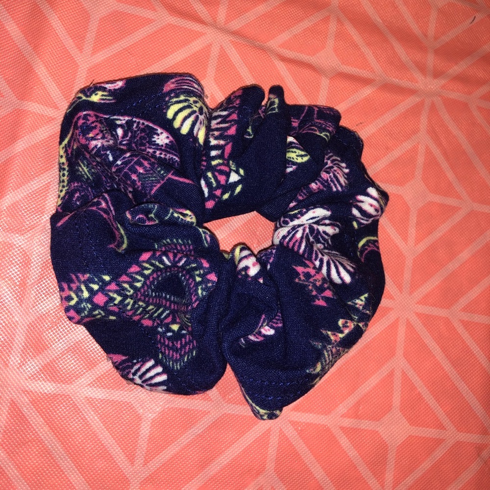 Handmade scrunchie! - Picture 4 of 6